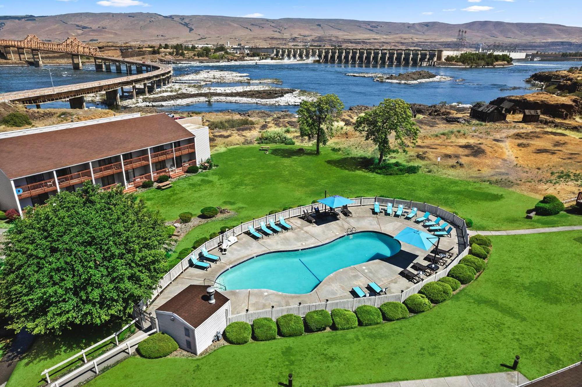 Columbia River Hotel, Ascend Hotel Collection The Dalles Exterior foto