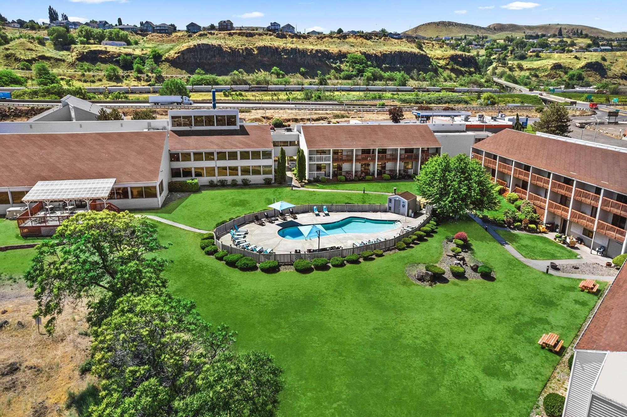 Columbia River Hotel, Ascend Hotel Collection The Dalles Exterior foto