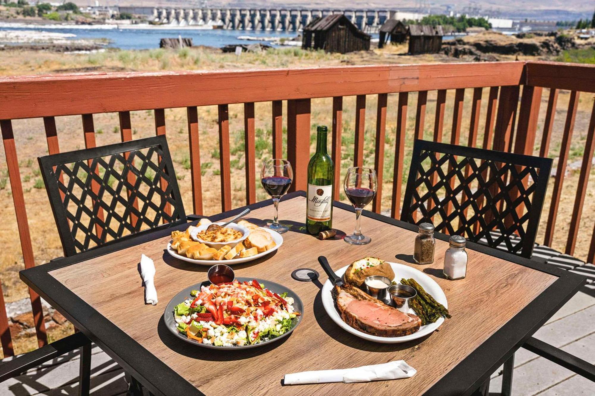 Columbia River Hotel, Ascend Hotel Collection The Dalles Exterior foto